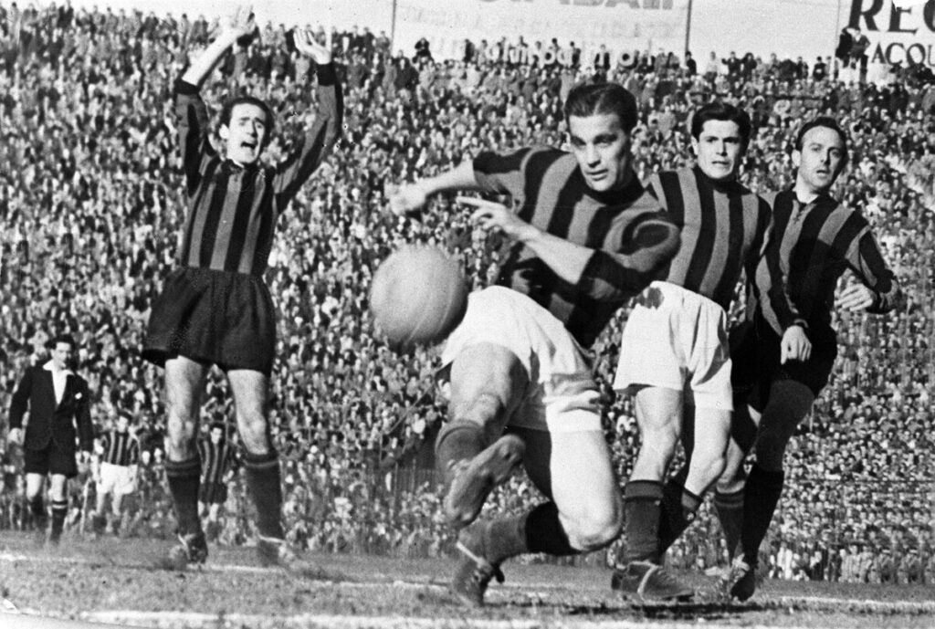 Football player kicking a ball Serie A 1950-51