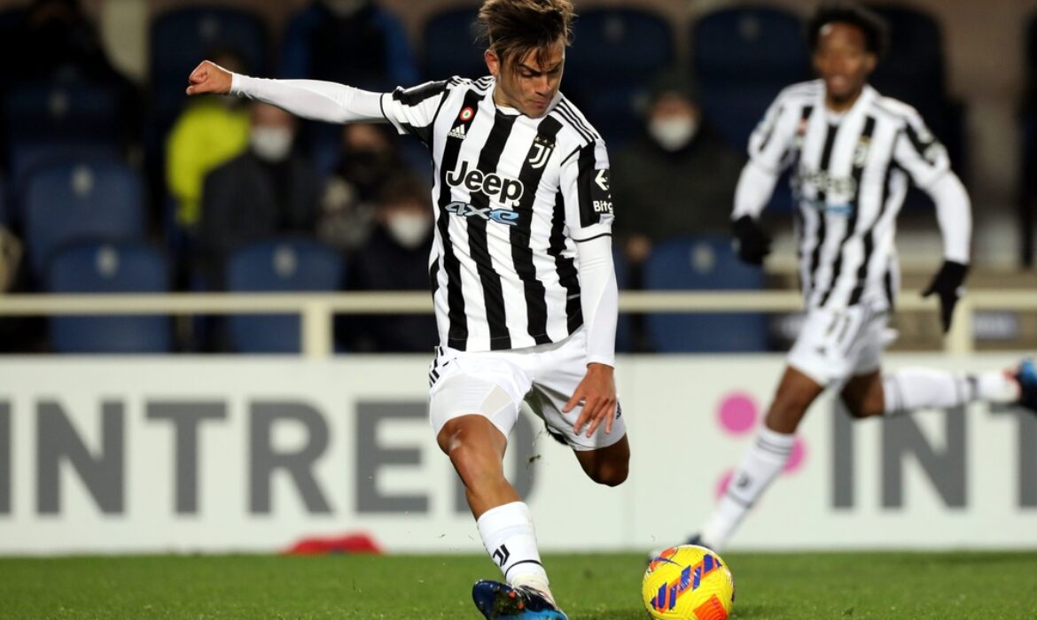 Paulo Dybale free kick during the Serie A 2021-2022 Atalanta v Juventus at Gewiss Stadium.