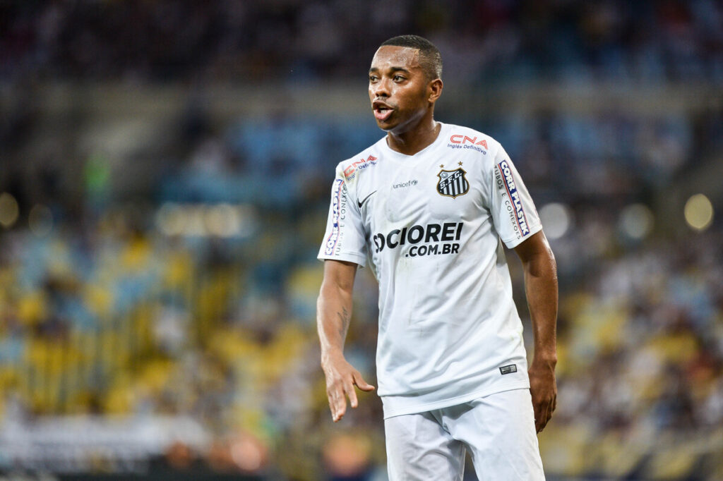 Robinho of Santos preparing to kick the ball