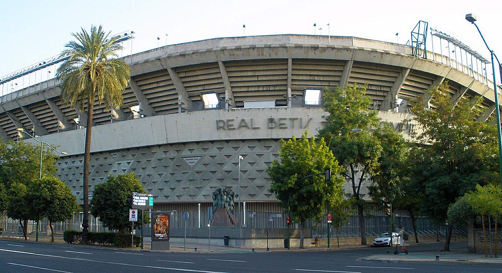 Estadio Benito Villamarin outside