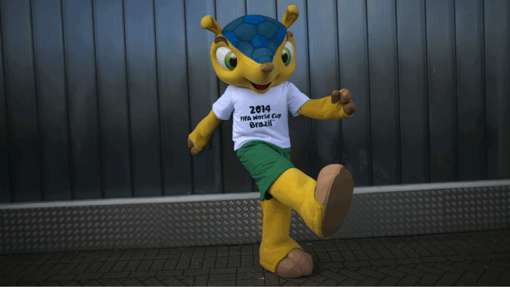 Fuleco dancing