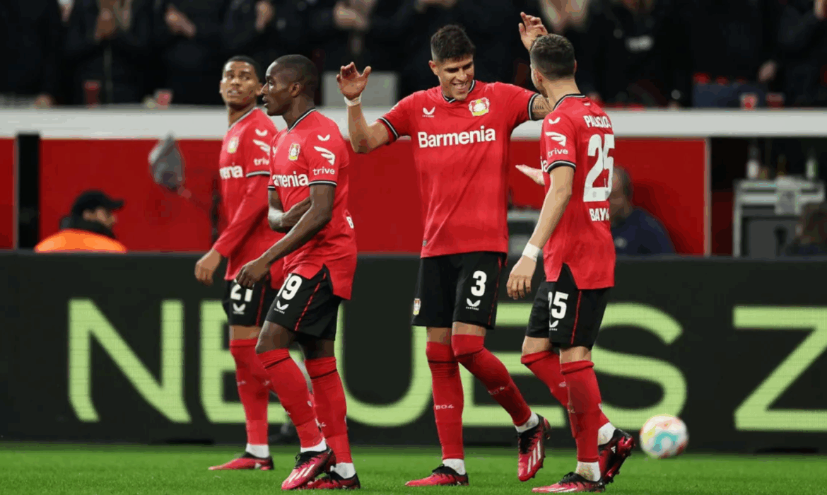 bayer leverkusen team on field