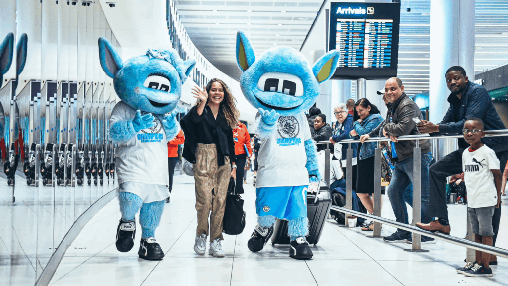 Moonchester and Moonbeam with a fan
