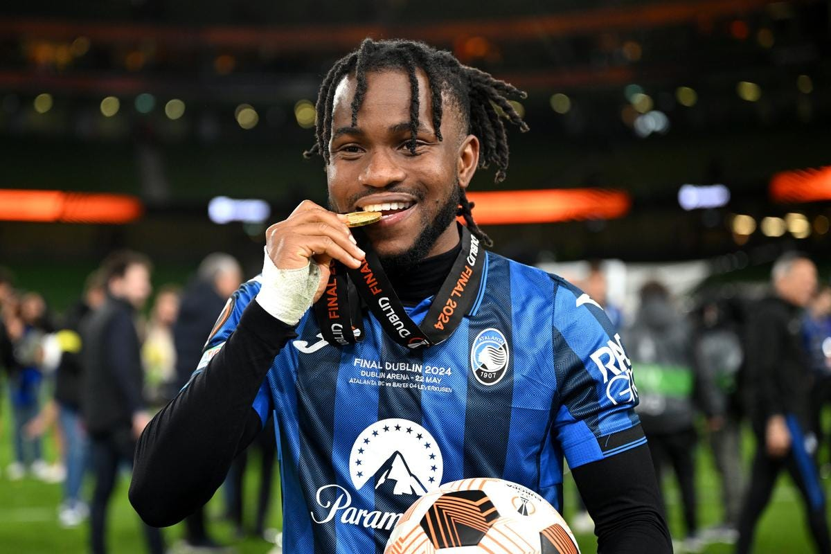Atalanta Bergamo player with a medal