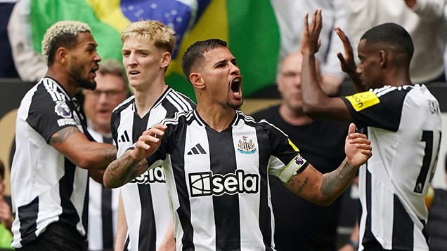 Newcastle United team celebrating a goal
