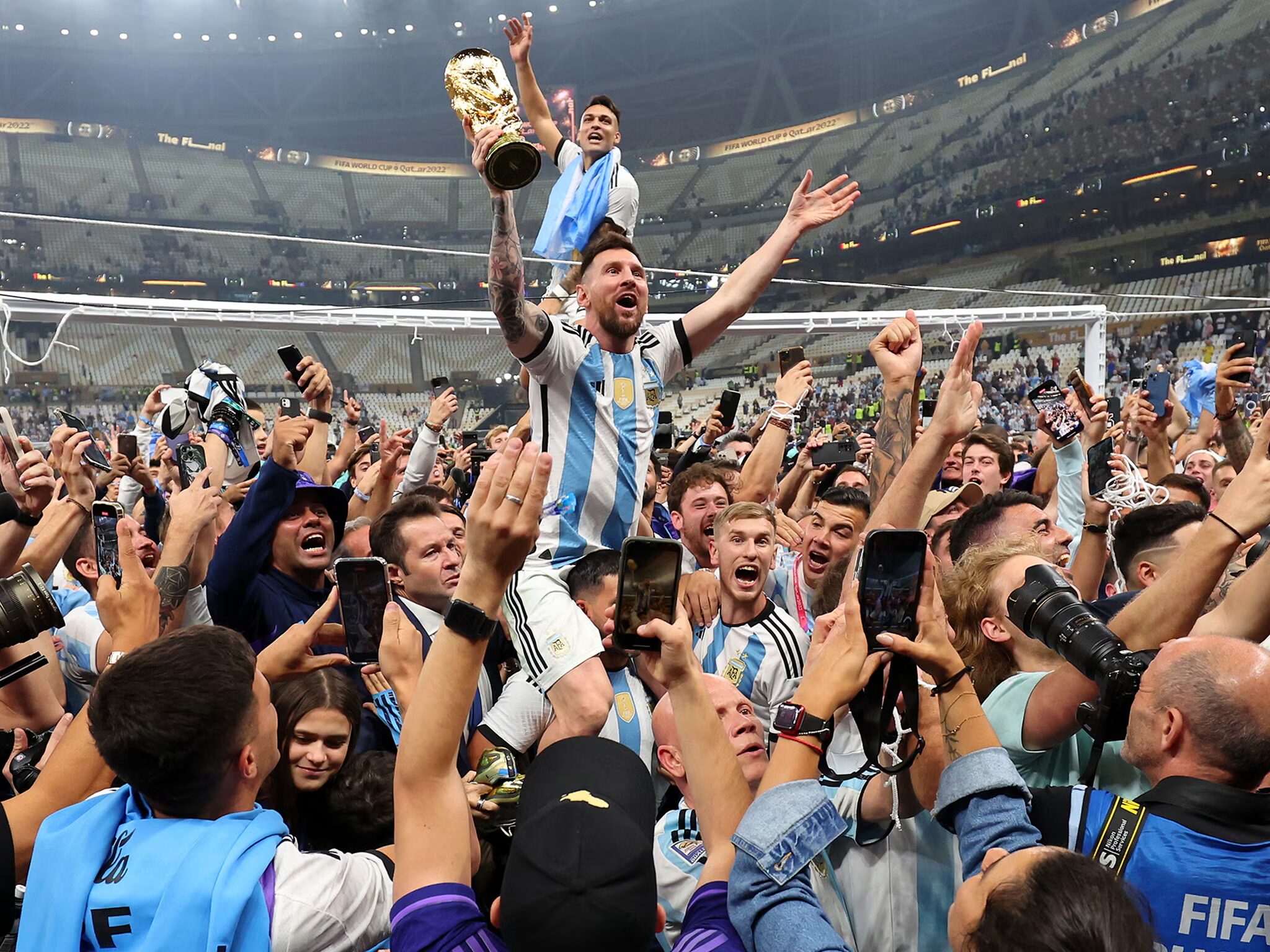 picture of Argentina celebrating the World Cup victory in 2022