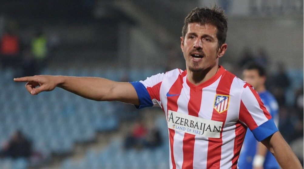 Emre Belözoğlu pointing a finger