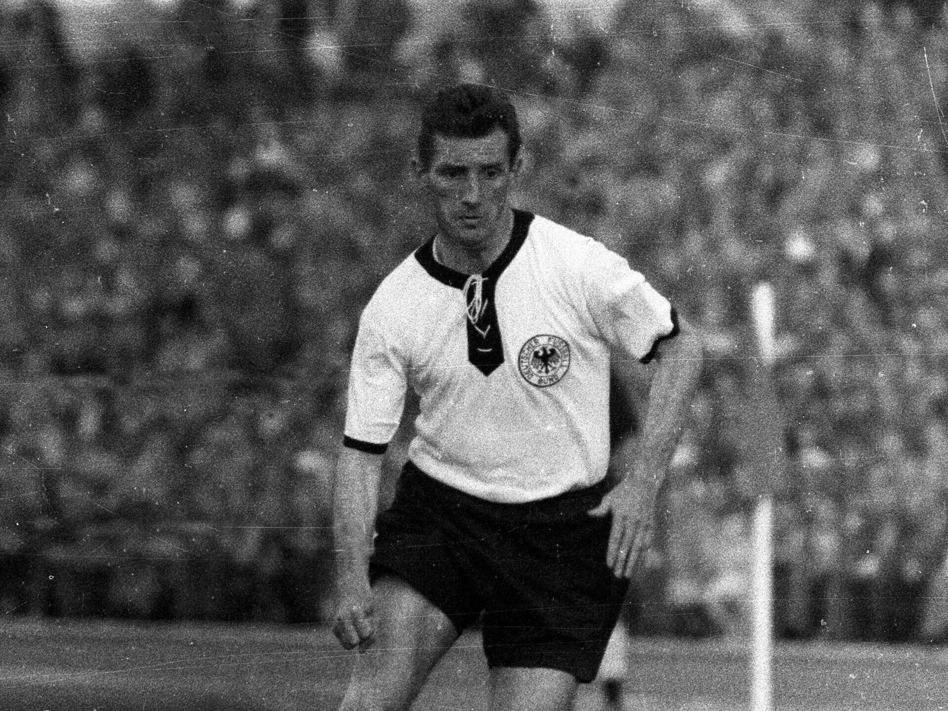 Fritz Walter running