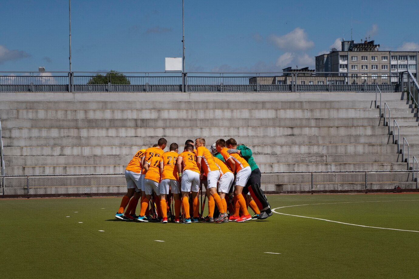 players discussing before the match starts