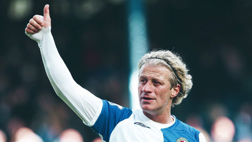 Tugay Kerimoğlu giving thumbs up