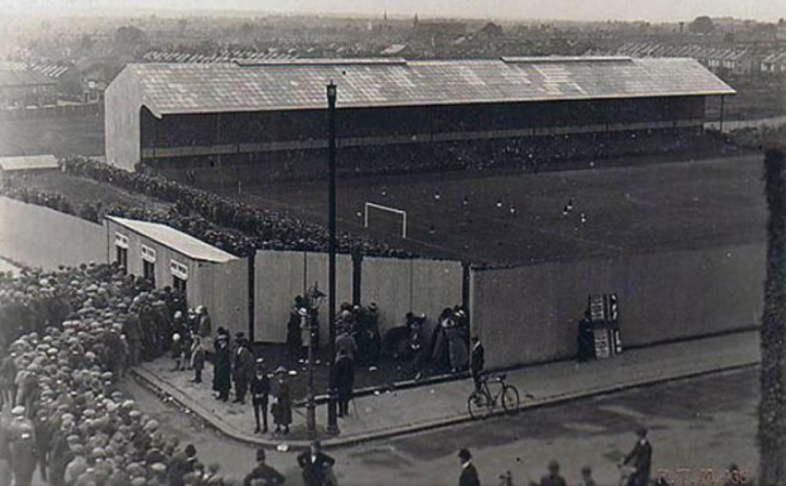 People entering Selhurst Park in 1924